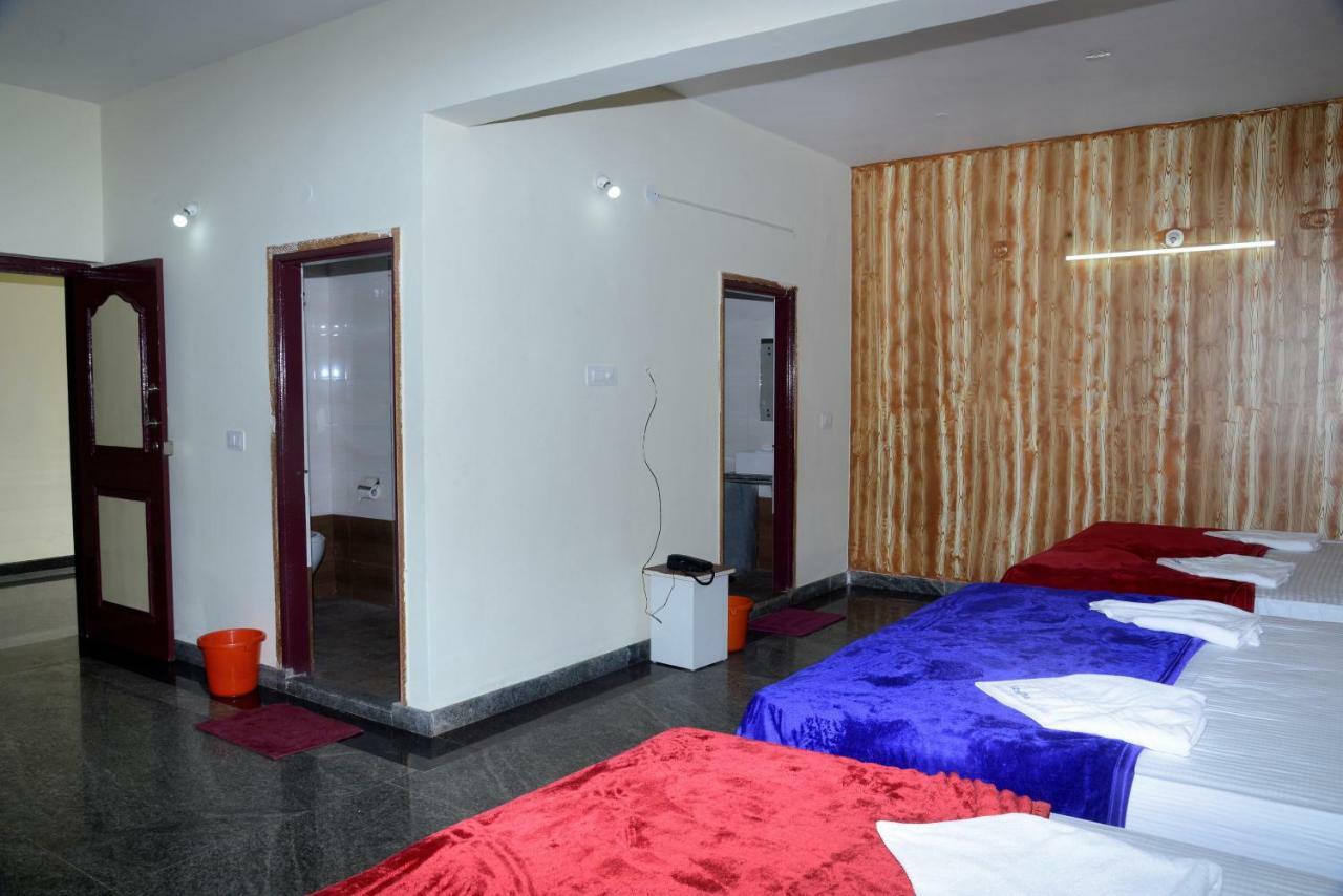 Hotel Souparnika 사가르 외부 사진