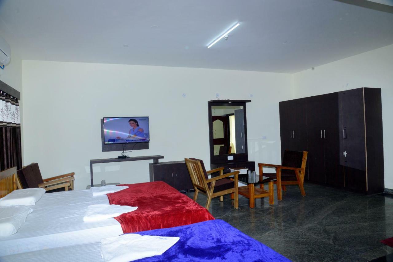 Hotel Souparnika 사가르 외부 사진