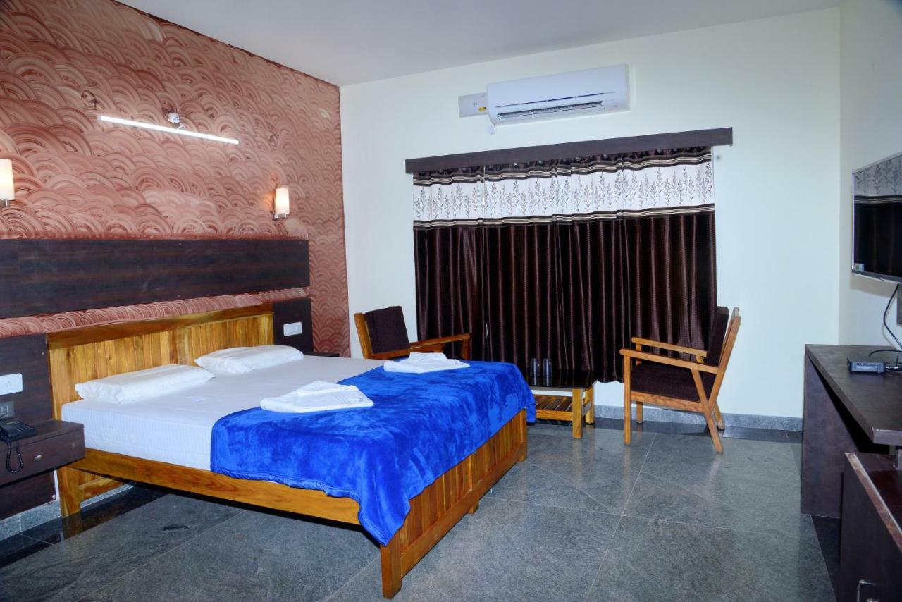 Hotel Souparnika 사가르 외부 사진