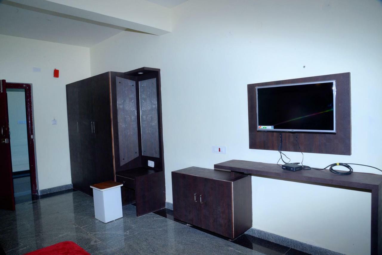 Hotel Souparnika 사가르 외부 사진