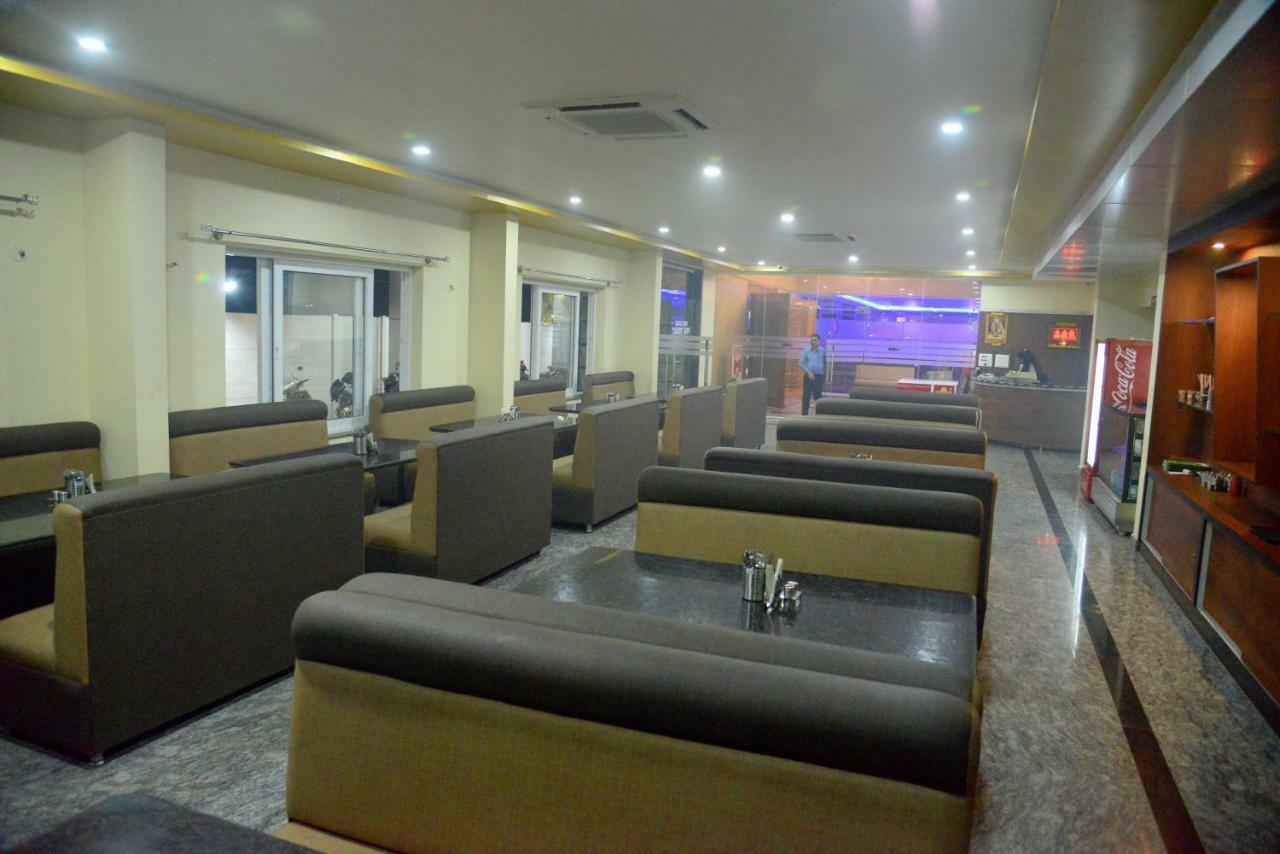 Hotel Souparnika 사가르 외부 사진